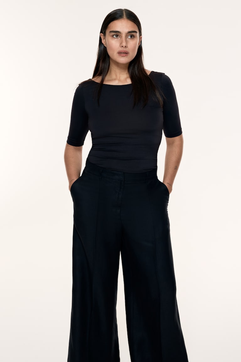 H&M Shirt mit Ballerina-Ausschnitt Tiefpreis