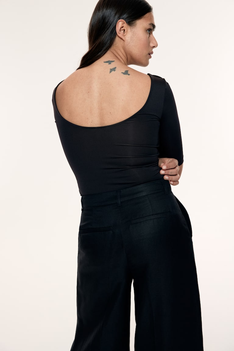 H&M Shirt mit Ballerina-Ausschnitt Tiefpreis
