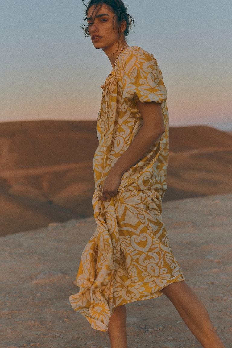 H&M Kleid mit Kordelzugdetail Letzter Tag