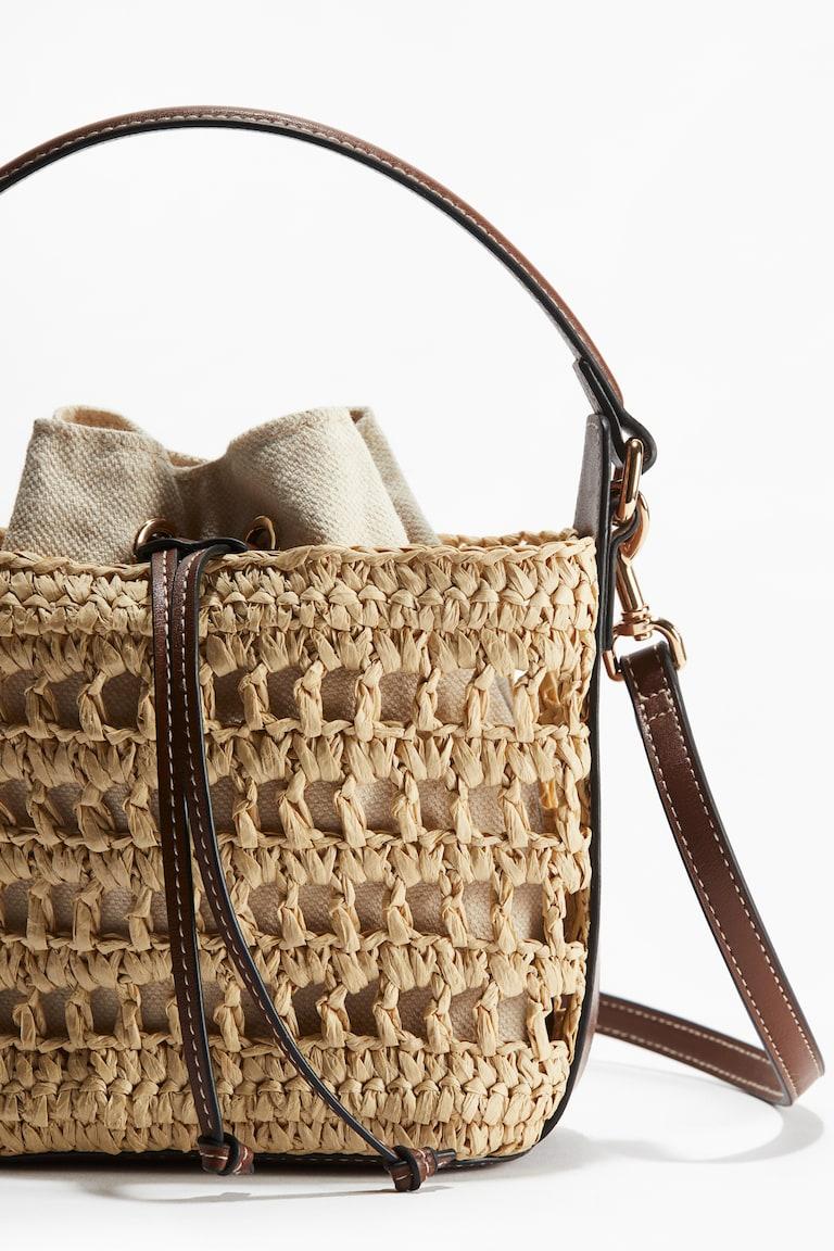 H&M Crossbody-Strohtasche Auslauf