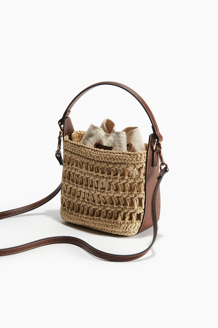 H&M Crossbody-Strohtasche Auslauf
