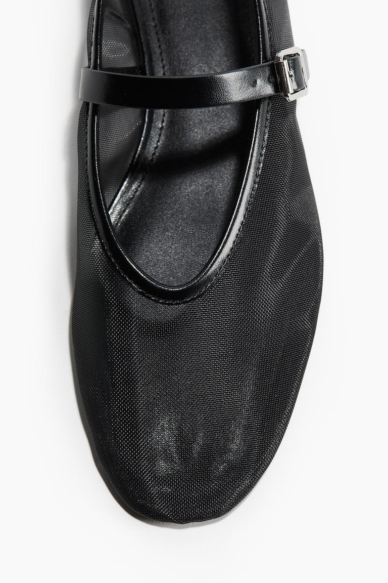 H&M Ballerinas im Mary-Jane-Stil aus Mesh Schlussverkauf