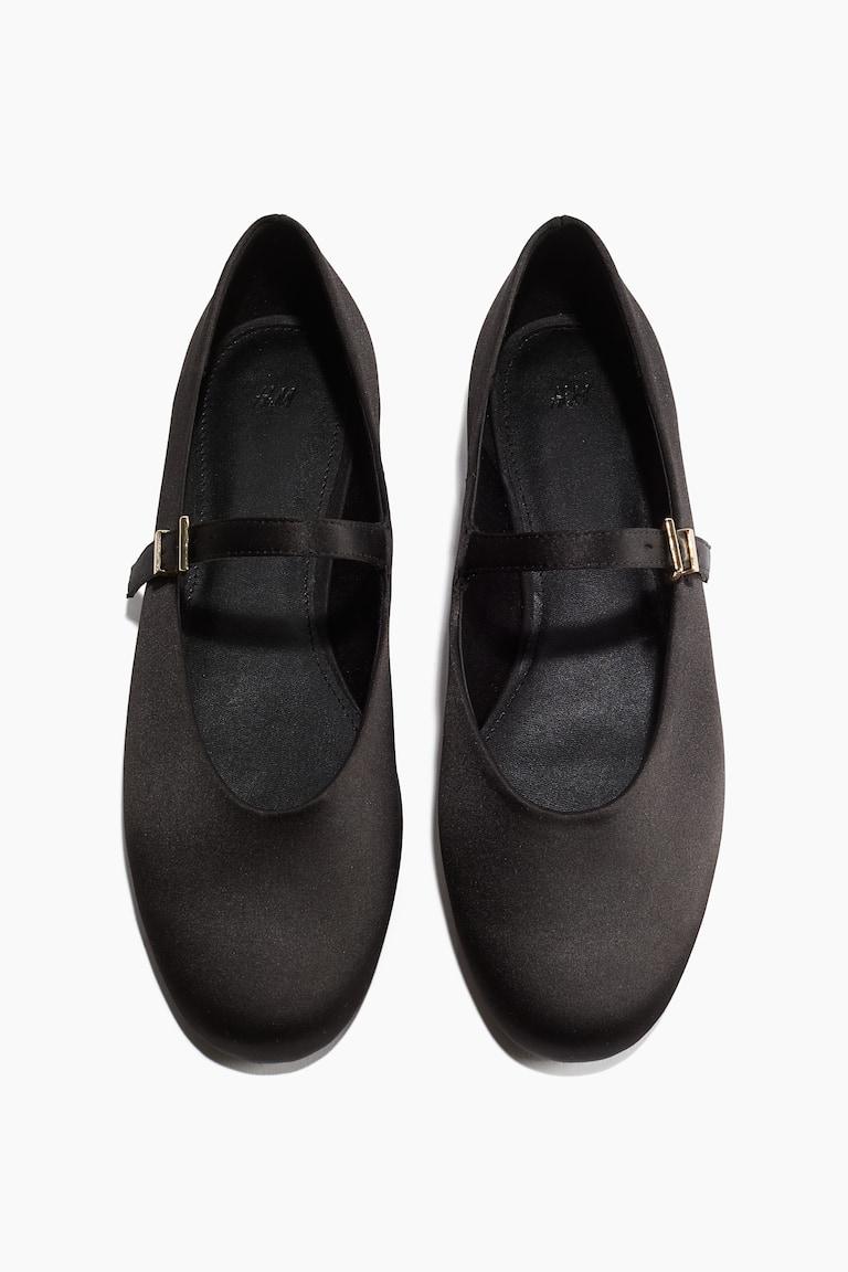 H&M Mary-Janes Fabrikverkauf