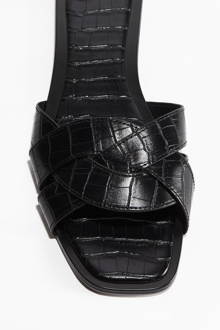 H&M Sandalen mit Flechtriemen Sonderangebot
