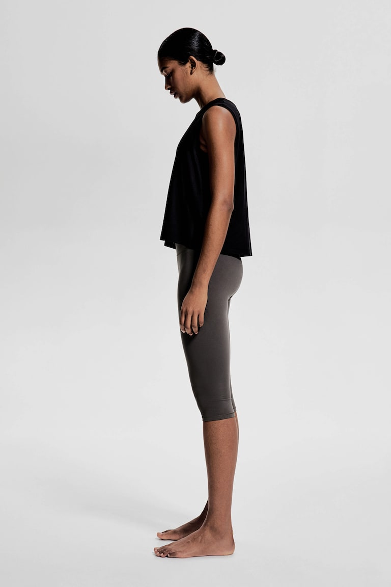 H&M Kastiges Sport-Tanktop mit DryMove™ Nur noch ein Tag übrig