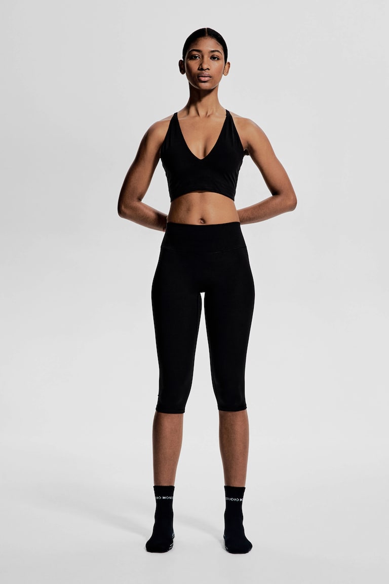 H&M Capri-Sportleggings mit SoftMove™ Black Friday Preise
