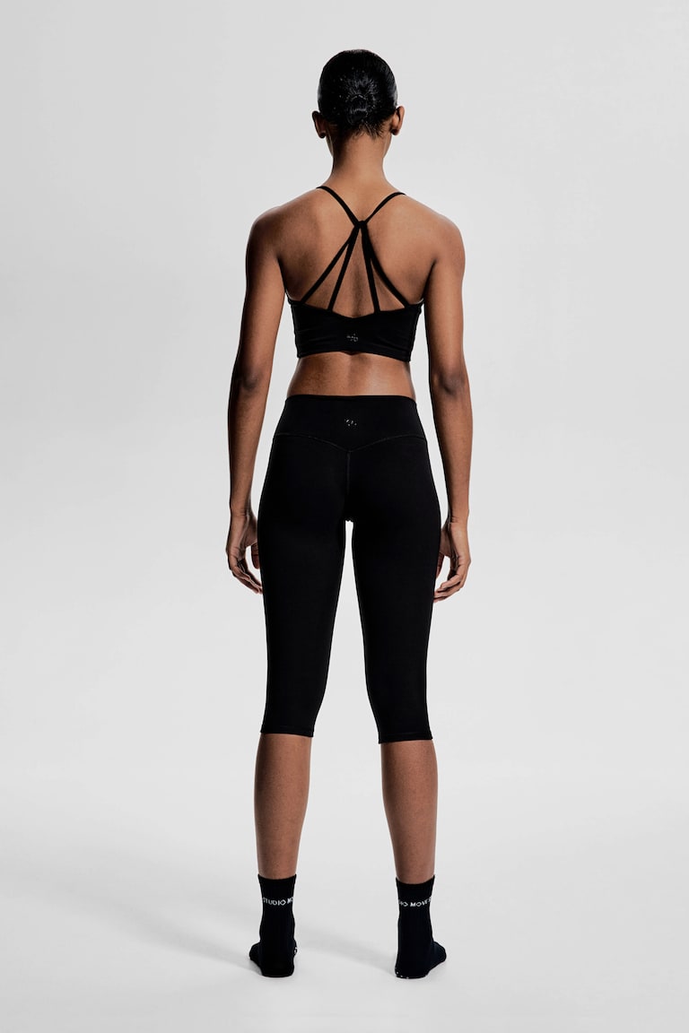H&M Capri-Sportleggings mit SoftMove™ Black Friday Preise
