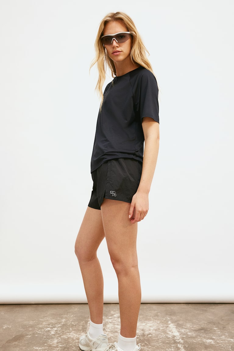 H&M Sportshirt mit DryMove™ Top Angebot
