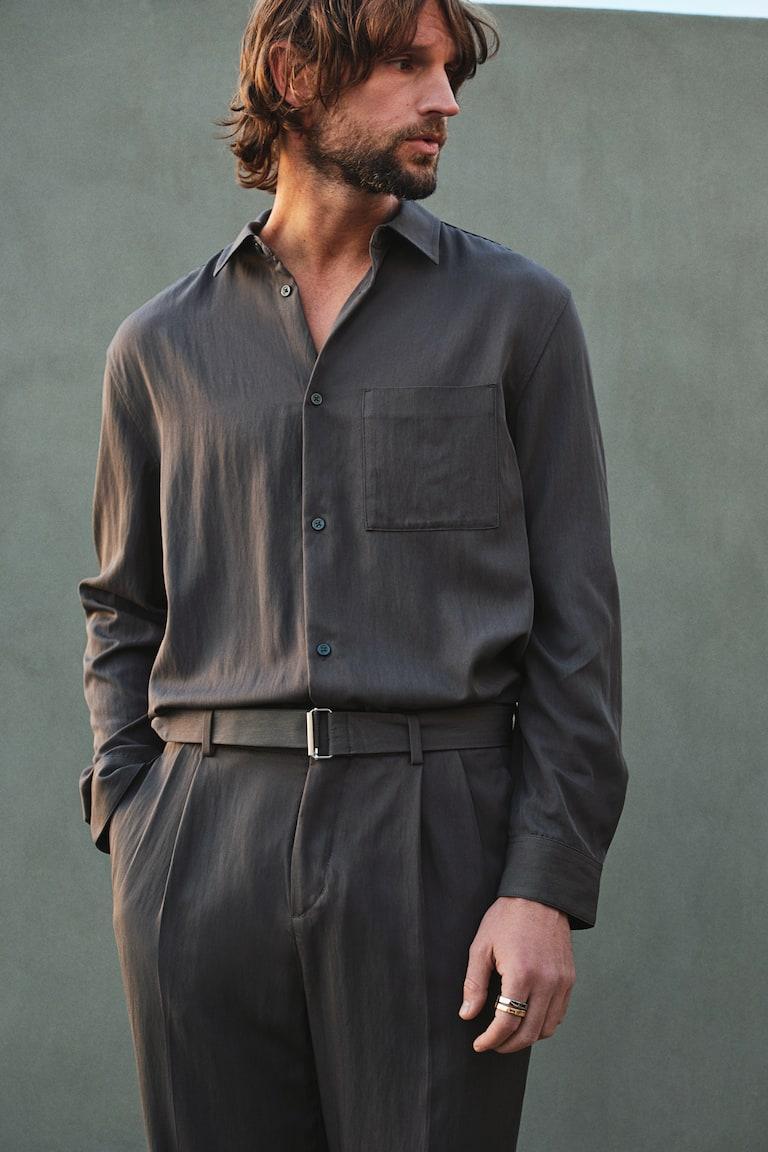 H&M Twillhose mit Gürtel in Regular Fit Günstig kaufen