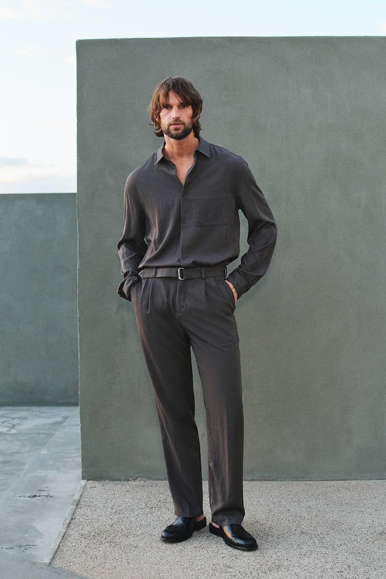 H&M Twillhose mit Gürtel in Regular Fit Versandkostenfrei