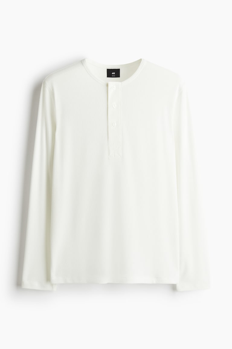 H&M Geripptes Jerseyshirt in Slim Fit Exklusive Angebote