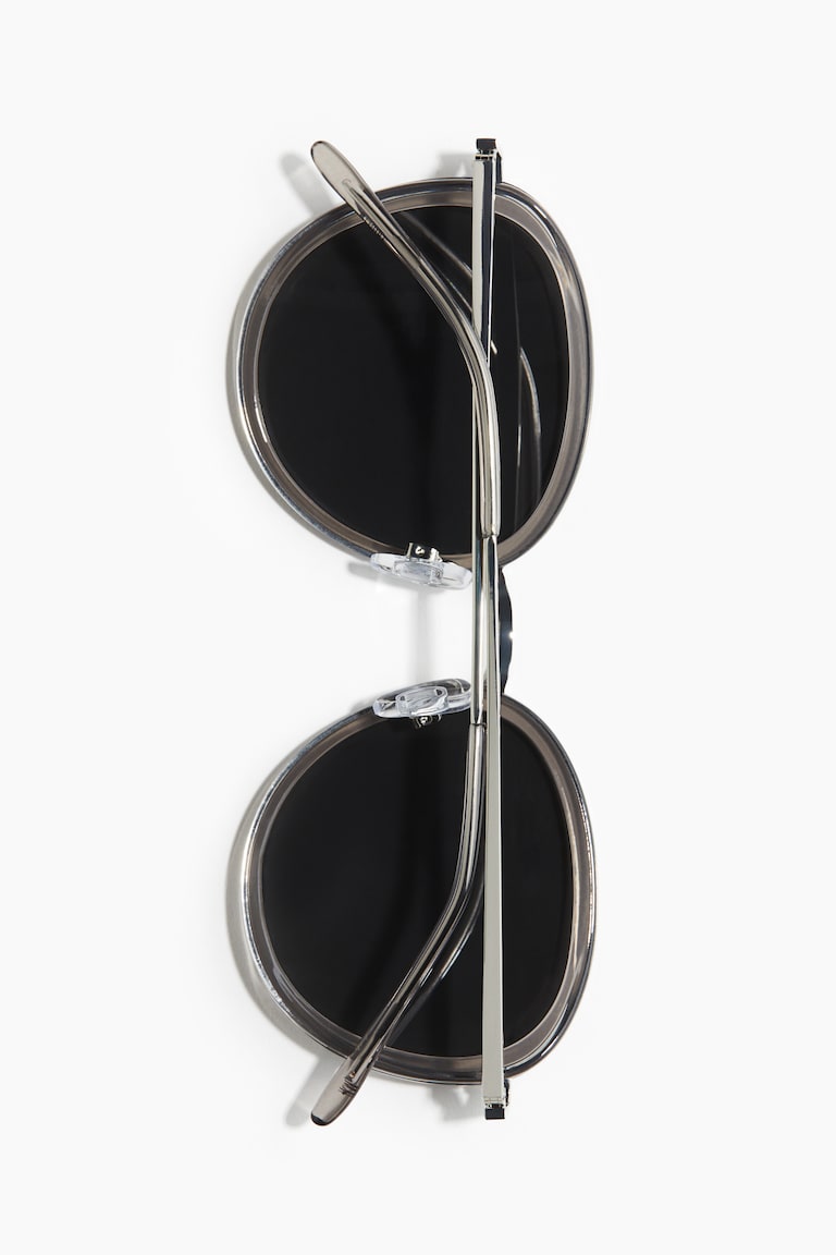 H&M Polarisierende Sonnenbrille Begrenzt auf 3 Tage