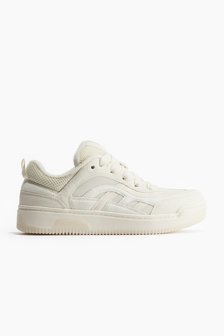 H&M Sneaker Preisnachlass