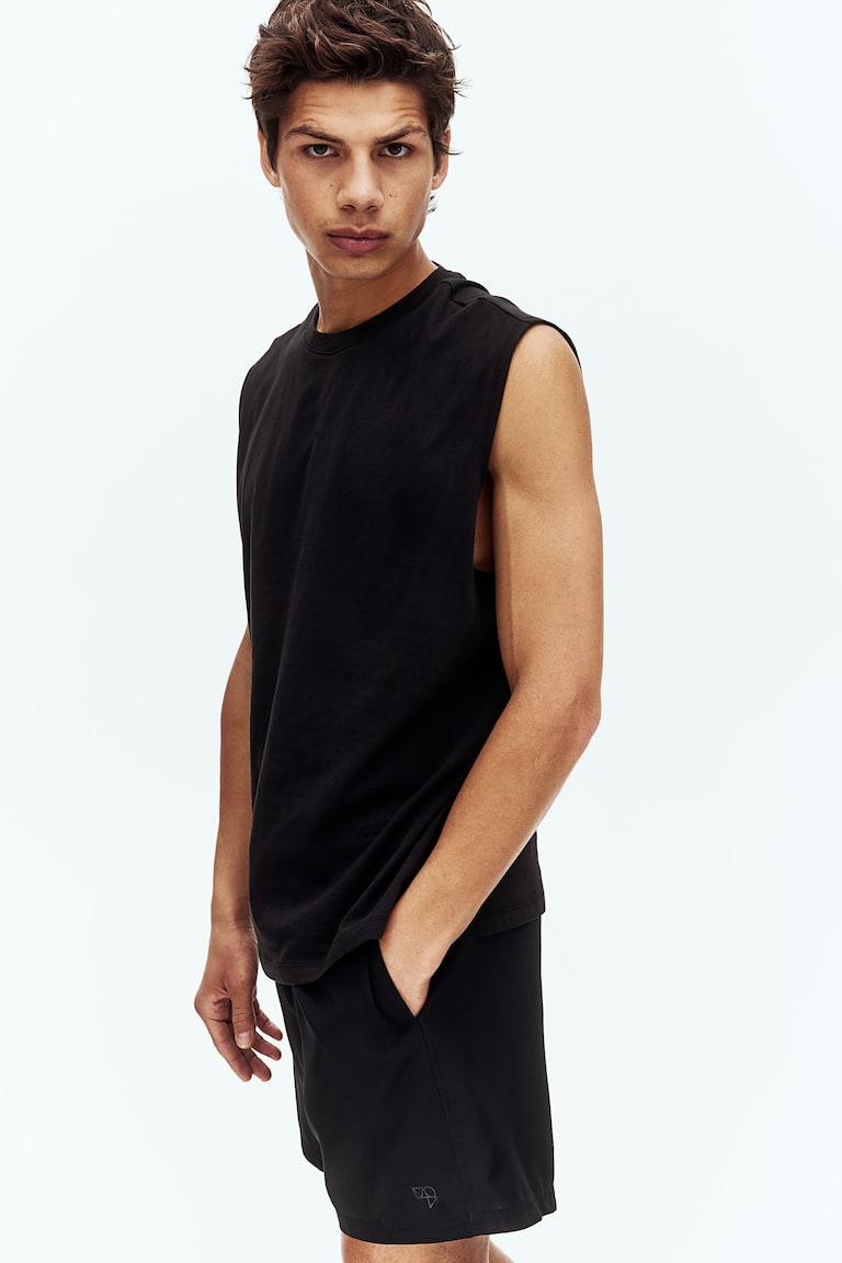 H&M Halblange Sportshorts mit DryMove™ Räumungsverkauf