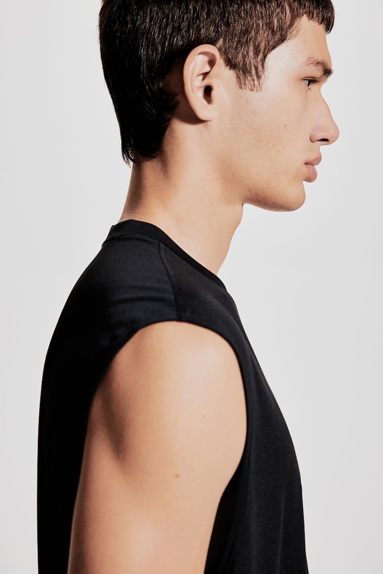 H&M Sport-Tanktop mit DryMove™ in Regular Fit Super Rabatt