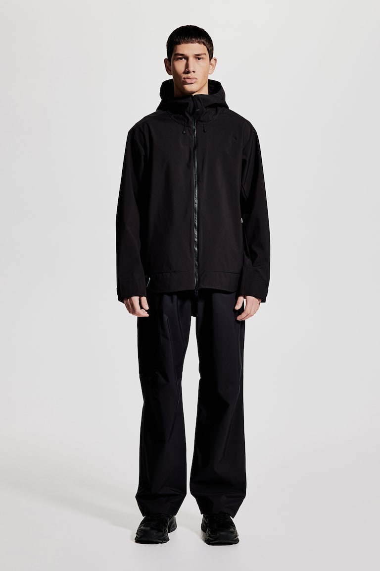 H&M Wasserabweisende Softshelljacke in Regular Fit Kostenloser Versand international