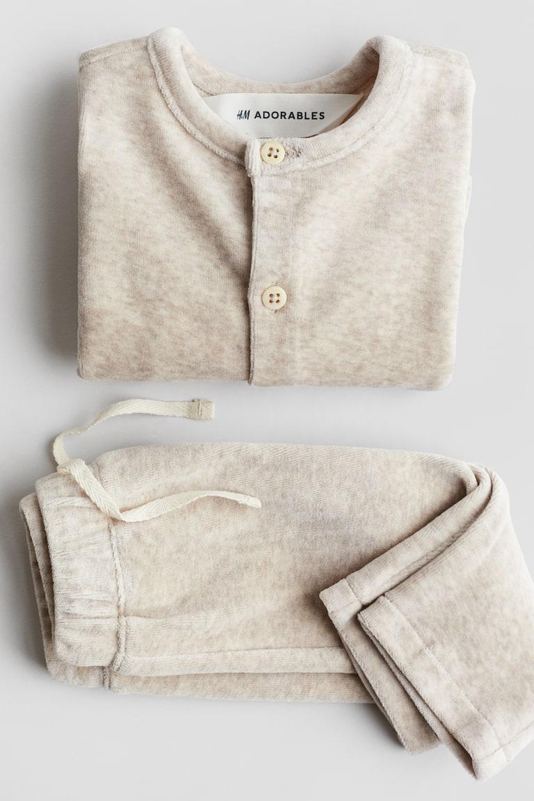 H&M 2-teiliges Set aus Velours Letzter Tag