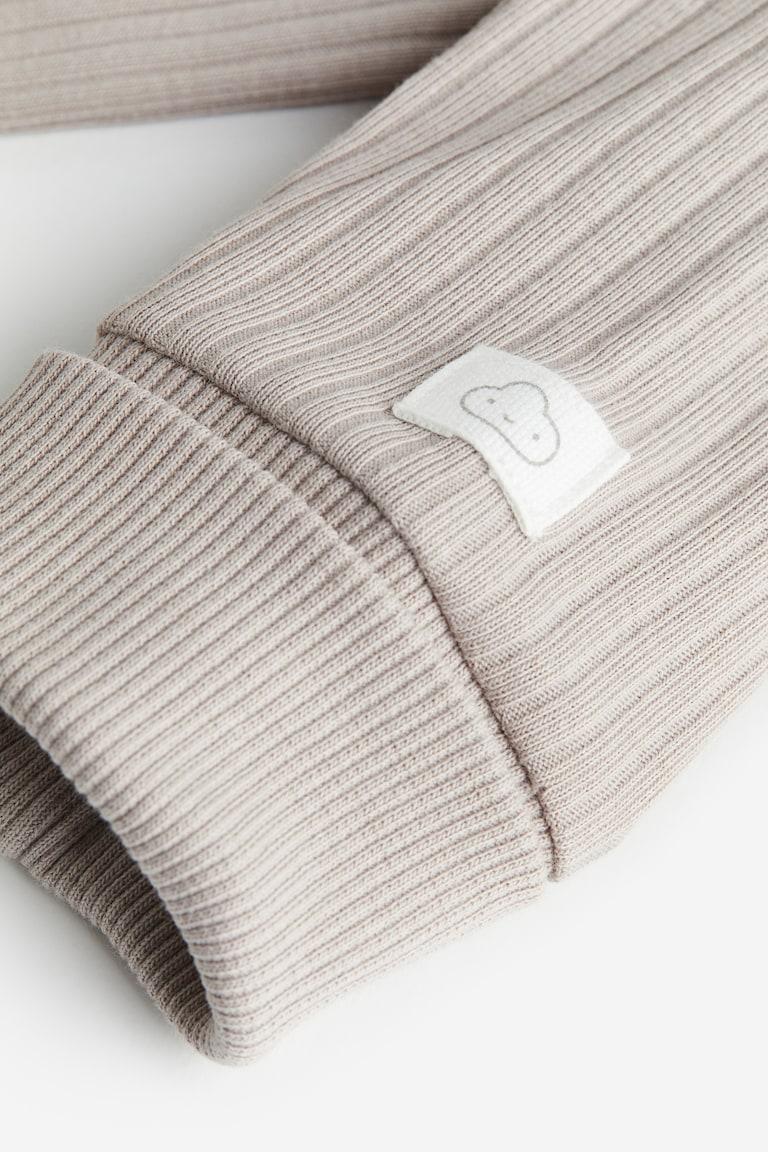 H&M Mitwachsender Strampler Tägliche Deals