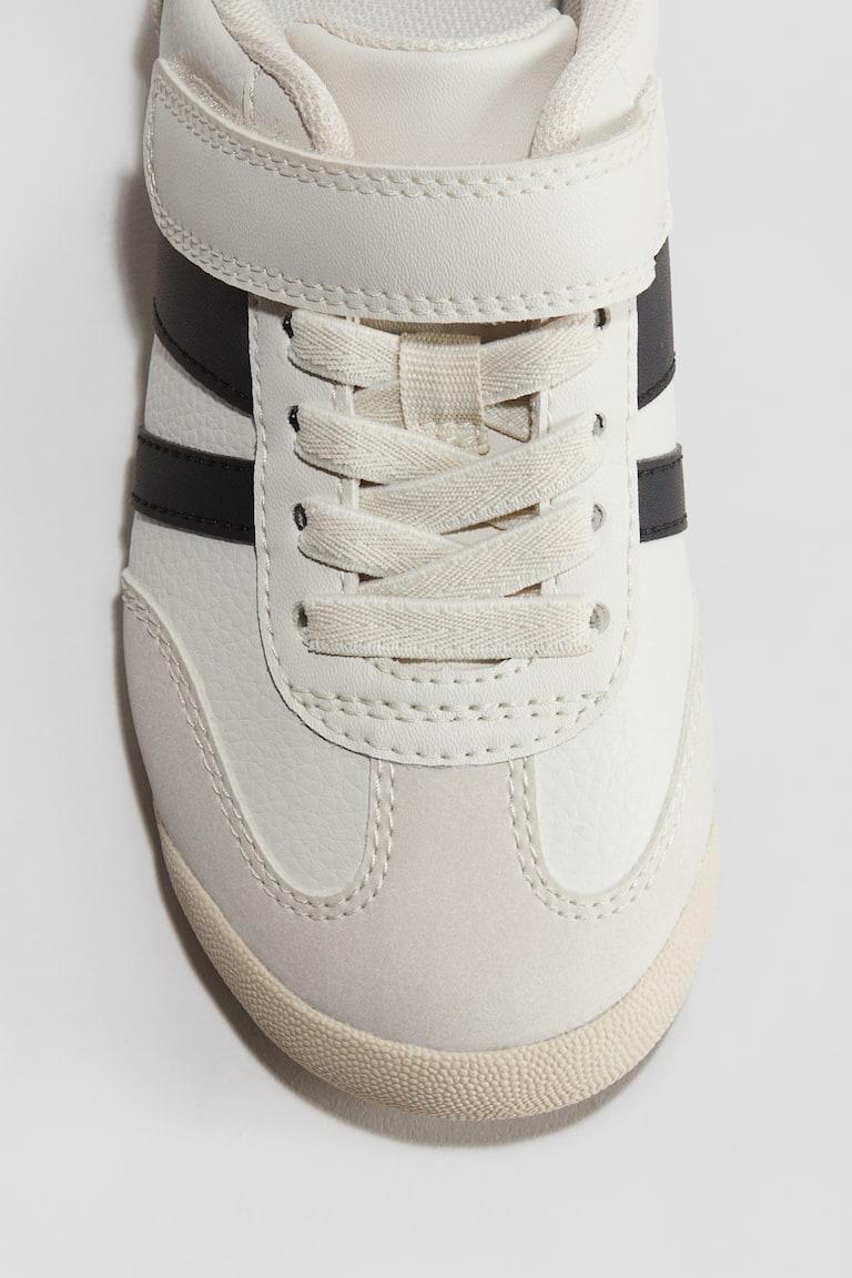 H&M Sneaker Sonderangebot der Fabrik
