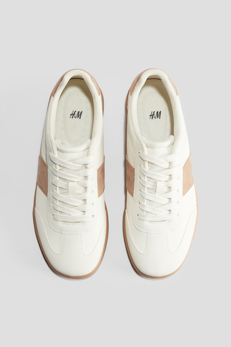 H&M Sneaker Kauf eins, bekomm eins gratis