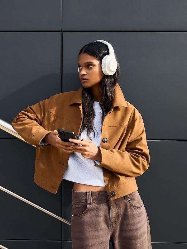 Bershka Bershka Jacke in Umbra Hotsell