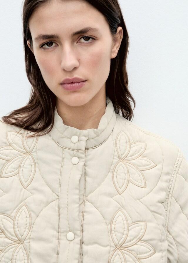 Mango Steppjacke mit Blumenstickerei Bis zu 65% Rabatt