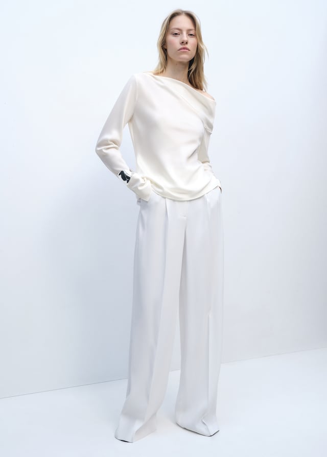 Mango Satinierte Bluse mit drapiertem Kragen Günstiger Verkauf