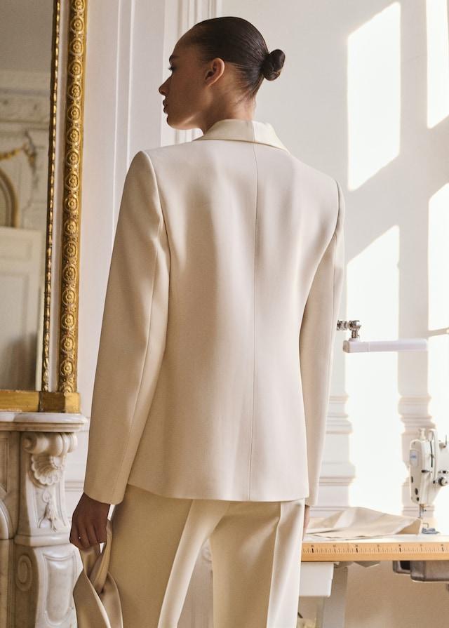 Mango Anzugjacke mit Reverskragen aus Satin Versandkostenfrei