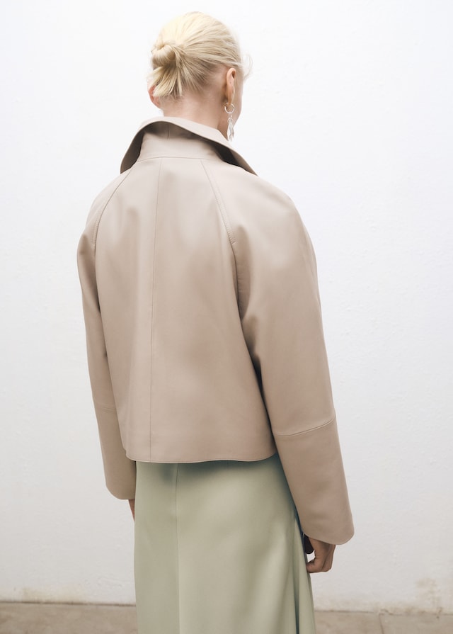 Mango Kurzer Leder-Trenchcoat zollfrei