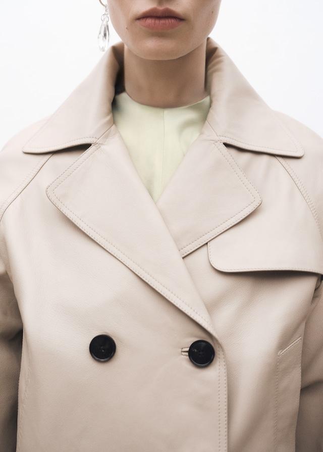 Mango Kurzer Leder-Trenchcoat zollfrei