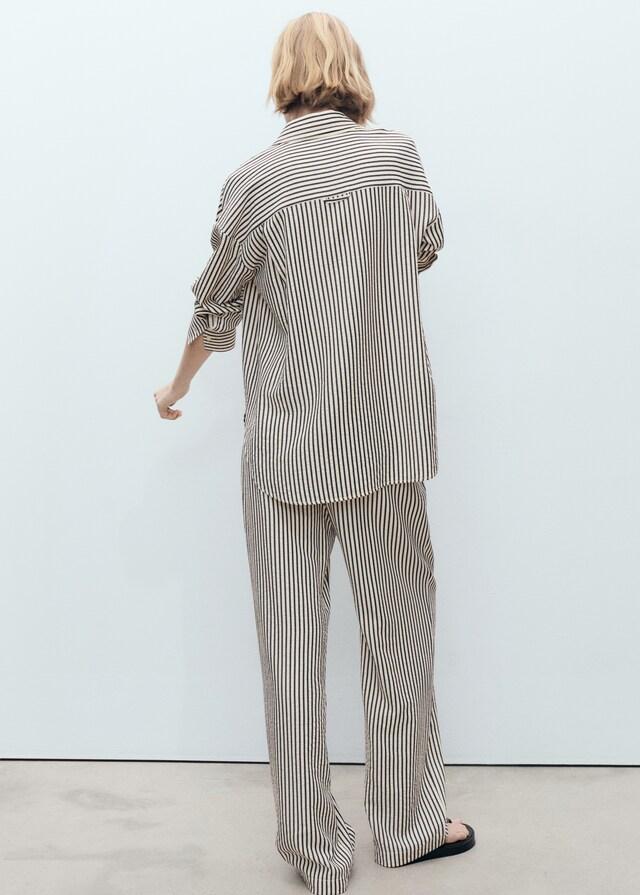 Mango Gestreifte Hose mit Texturmuster Limitierter Zeitrabatt
