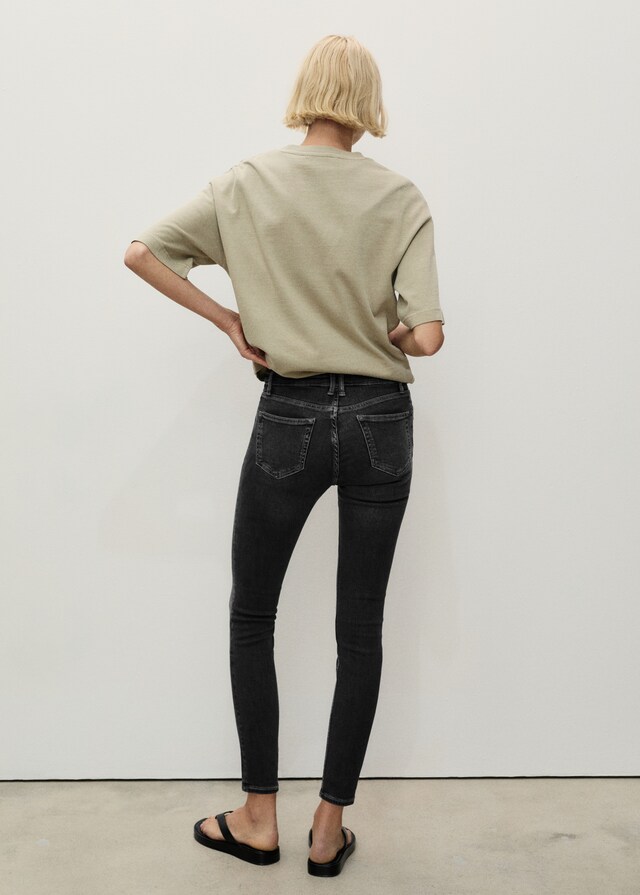 Mango Skinny-Jeans mit mit mittlerer Bundhöhe 50% Rabatt für begrenzte Zeit