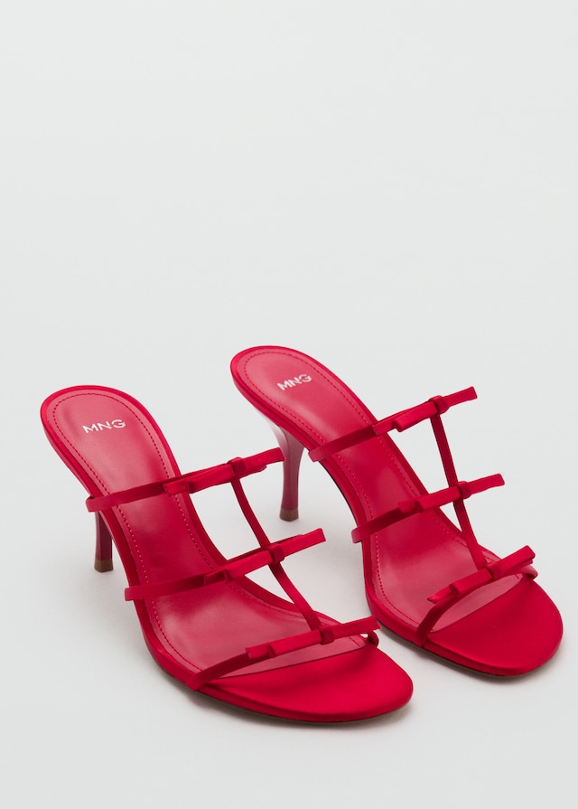 Mango Riemchen-Sandalette mit Schleifendetail Bis zu 50% Rabatt