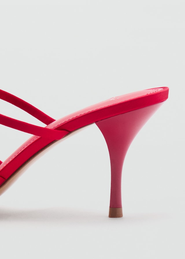 Mango Riemchen-Sandalette mit Schleifendetail Bis zu 50% Rabatt