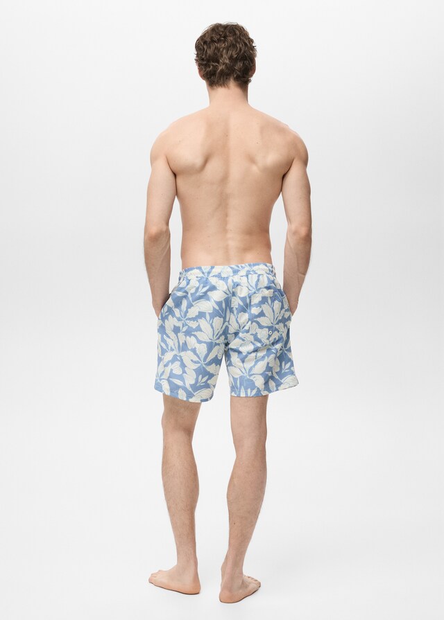 Mango Badeshorts mit floralem Dessin 2025