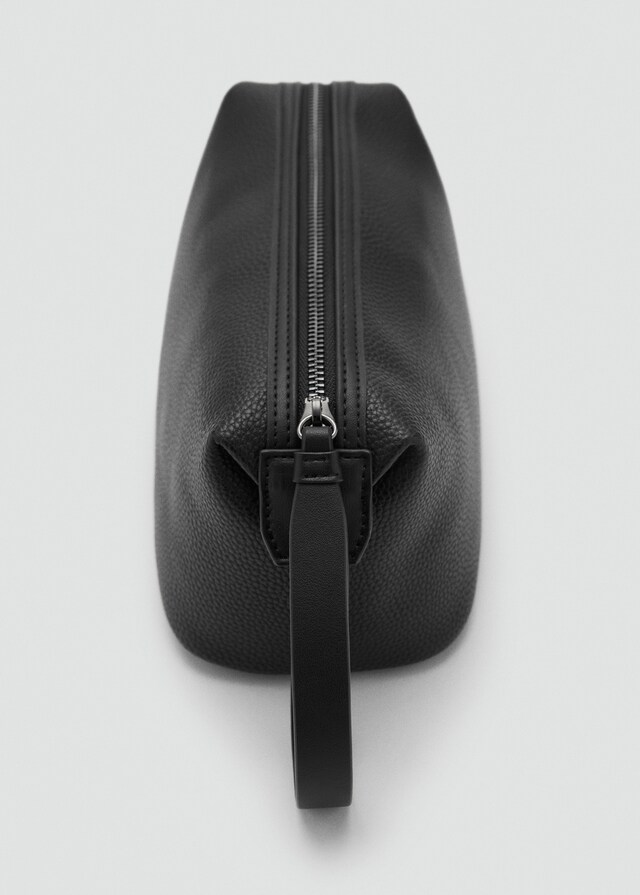 Mango Genarbte Kosmetiktasche mit Kontrasthenkel Zeitbegrenzte Promotion