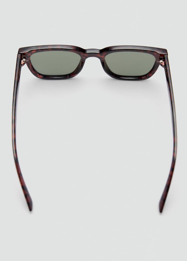 Mango Polarisierte Sonnenbrille mit rechteckigem Design im Angebot