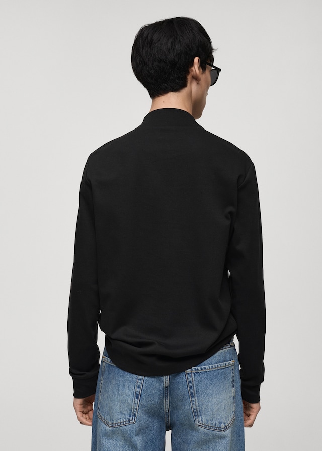 Mango Langärmliges T-Shirt mit halbhohem Kragen Bis zu 55% Rabatt