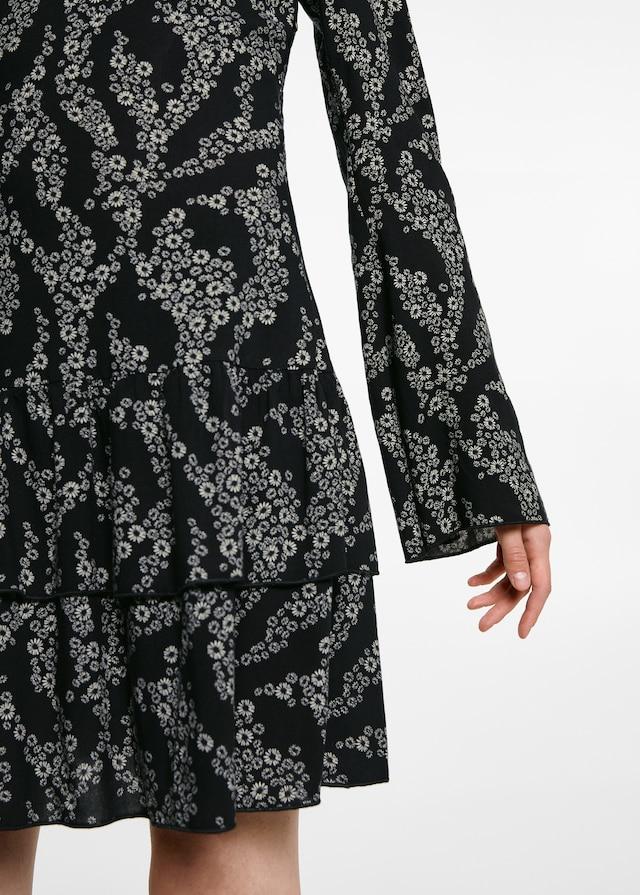 Mango Kleid mit Blumendruck Große Rabatte