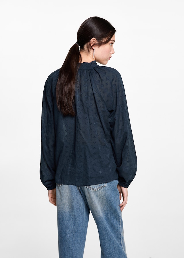 Mango Strukturierte Bluse bestickt Letzter Tag
