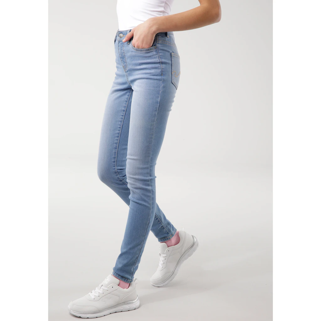 KangaROOS 5-Pocket-Jeans »SUPER SKINNY HIGH RISE« knöchellang mit Used-Optik hohe Leibhöhe Kauf eins, bekomm eins gratis