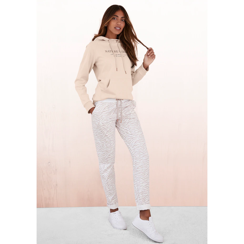 LASCANA Hoodie mit Kängurutasche Loungeanzug Preisnachlass