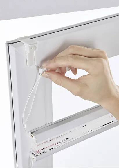 bonprix Fensterdekoration mit dezentem Blumen-Druck - weiß Klemmträger Verkauf