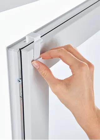 bonprix Stilistische Blumen auf moderner Fensterdekoration Günstiger Verkauf